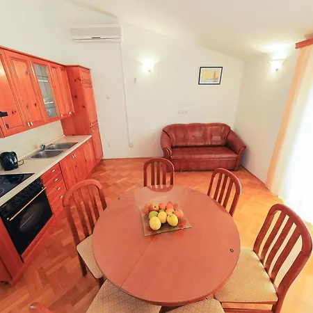 Vuko * Ποντστράνα